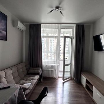 Драгоманова вул., 10