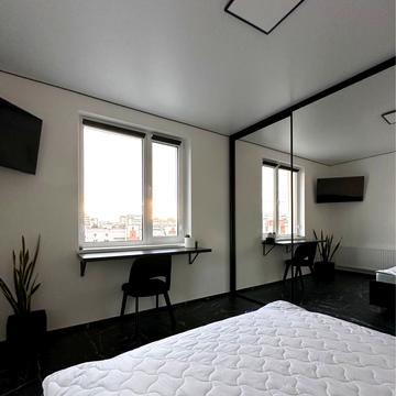 Леоніда Перфецького вул., 2