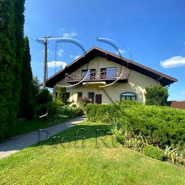 Травнева вулиця