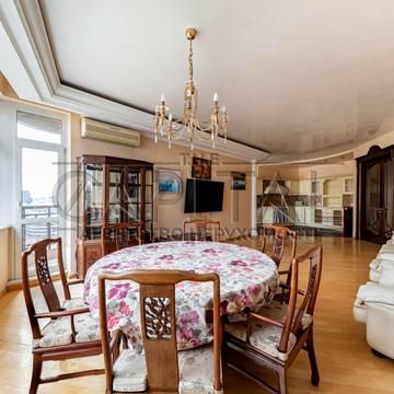 Старонаводницька вул., 6-Б