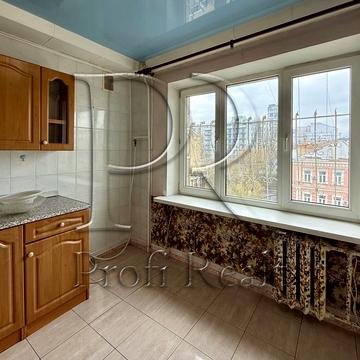 Саксаганського вул., 88