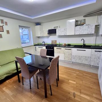 Оксамитова вул., 3/13