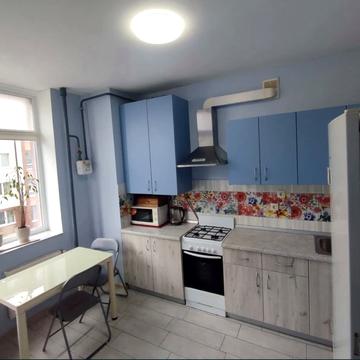 Волинська вул., 1