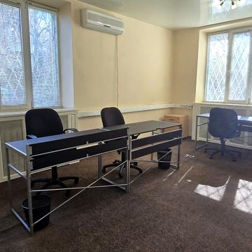 Івана Мазепи вул. (Січневого Повстання), 24