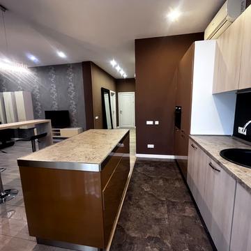 Дмитрівська вул., 80