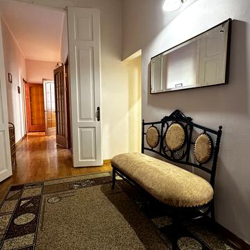 Мала Житомирська вул., 3/4