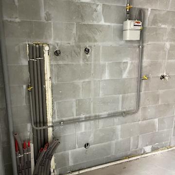 Тролейбусна вул., (Будинок)