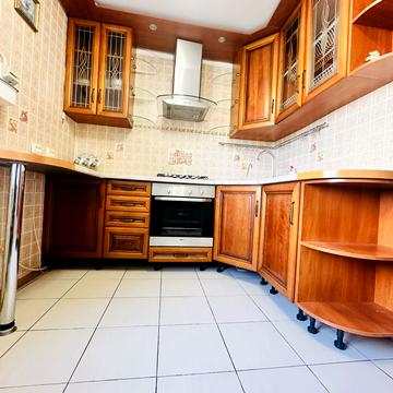 Євгена Чикаленка вул., 68а