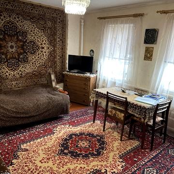 Захисників України, 41