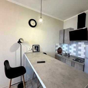 Ясинуватський пров., 10