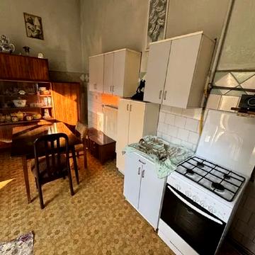 Миколи Устияновича вул., 8