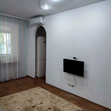 Волонтерська вул. (Малиновського), 10