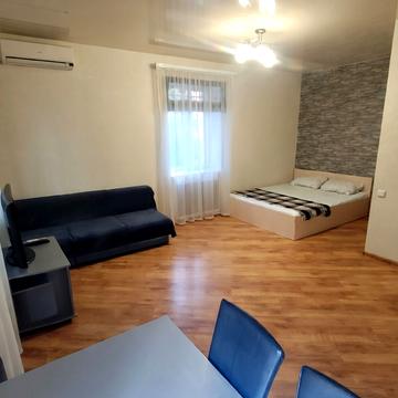 Вячеслава Чорновола вул., 2