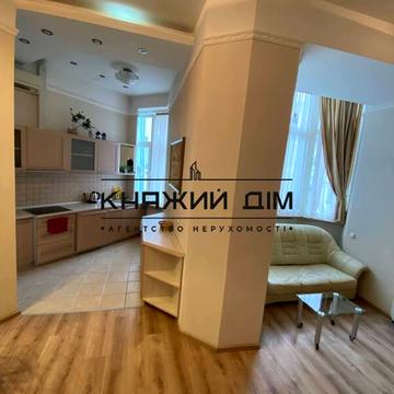 Антоновича вул. (Горького), 8