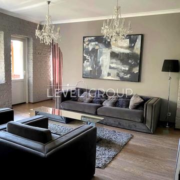 Круглоуніверситетська вул., 2/1