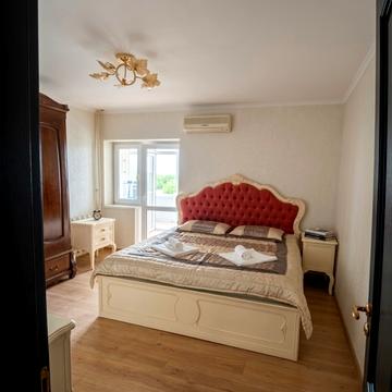 Левка Лукяненка вул. (Маршала Тимошенка), 2/4