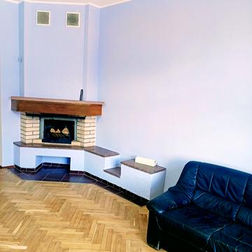 Віктора Шкуринського пров., 8