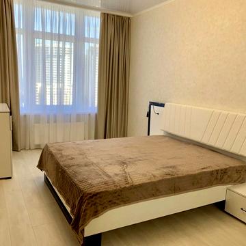 Літературна вул., 8