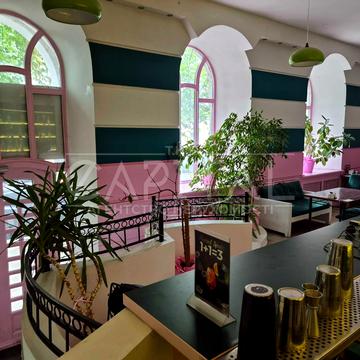 Інститутська вул., 11