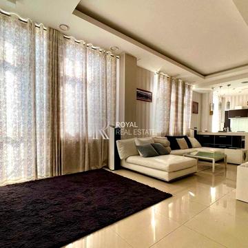 Софіївська пл., 12