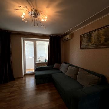 Озерна вул. (Червоних Майовщиків), 21