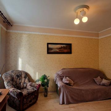 Романа Ратушного вул. (Волгоградська), 4