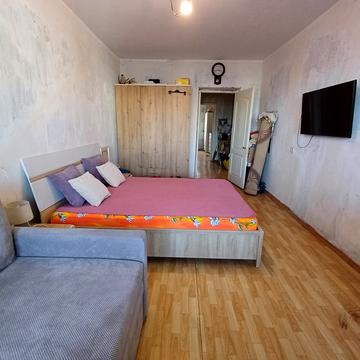 Академіка Сахарова вул., 40