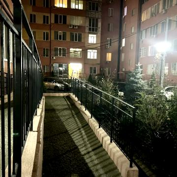 Михайла Грушевського вул., 39/2