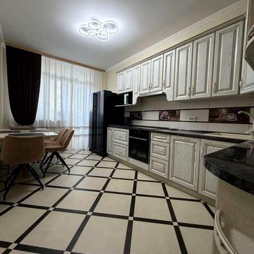 Воскресенська вул., 14-Е