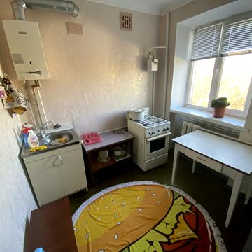 Камянецька вул., 75