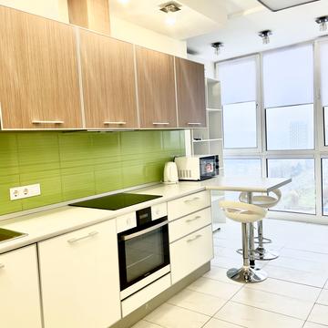 Юрія Шумського вул., 5