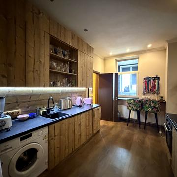 Миколи Міхновського бульв. (Дружби народів), 14-16