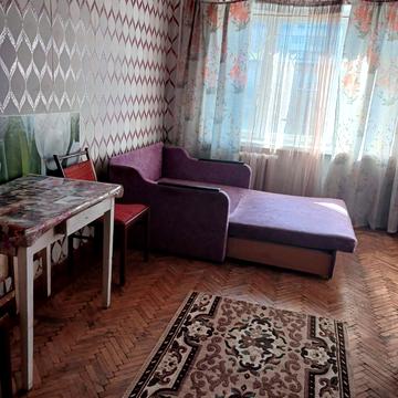 Дванадцятого Квітня вул., 32