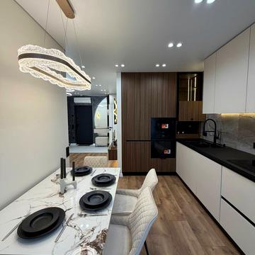 Романа Левицького вул., 4