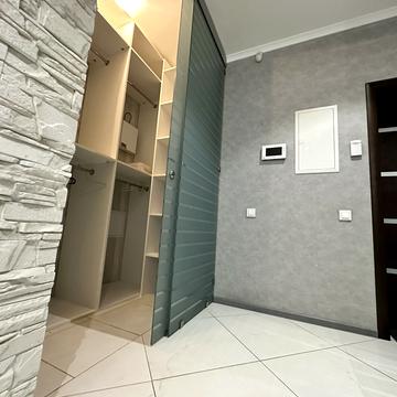 Срібнокільська вул., 1