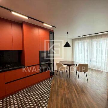 Патріотів вул., (Будинок 8)