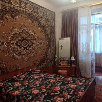 Івана Світличного вул. (Петровського), 6