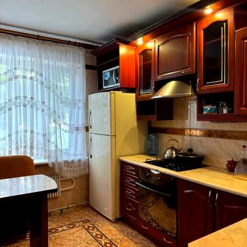 Романа Шухевича вул. (Курчатова), 4/3