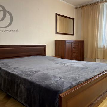 Теплична вул., 38