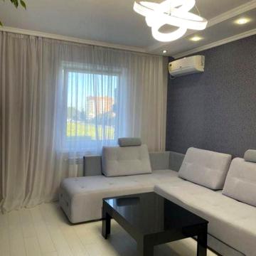 Сергія Параджанова вул., 1