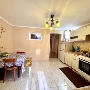 Райдужна вул., 22/7