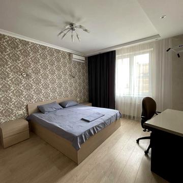 Дмитрівська вул., 75