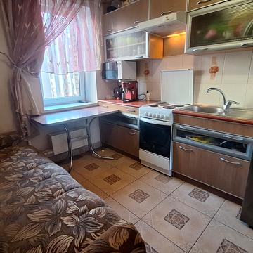 Варшавська вул., 157