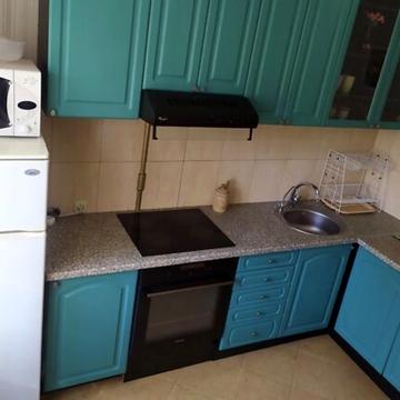 Героїв просп., 12