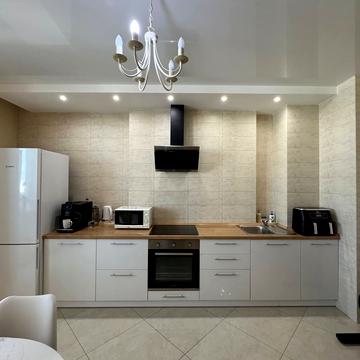 Андрія Аболмасова вул. (Панельна), 4