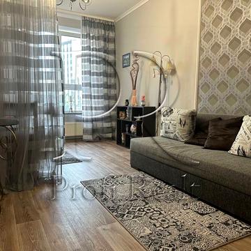 Героїв Небесної Сотні просп., 18/3