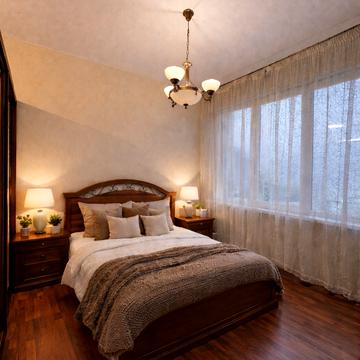 Саксаганського вул., 121