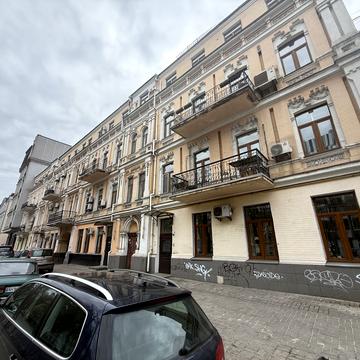 Верхній Вал вул., 62