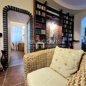 Панаса Мирного вул., 17