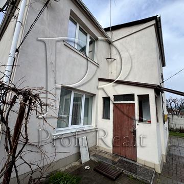 Молодіжна вулиця